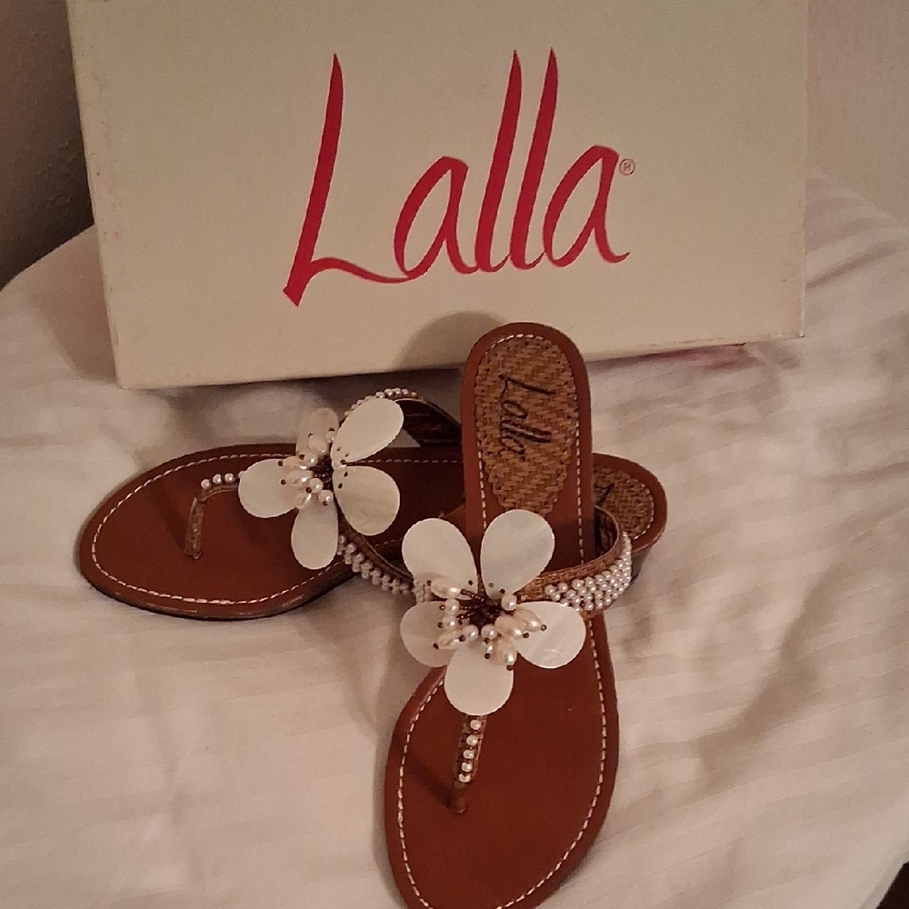 Women's Tan Sandals with White Floral Detail